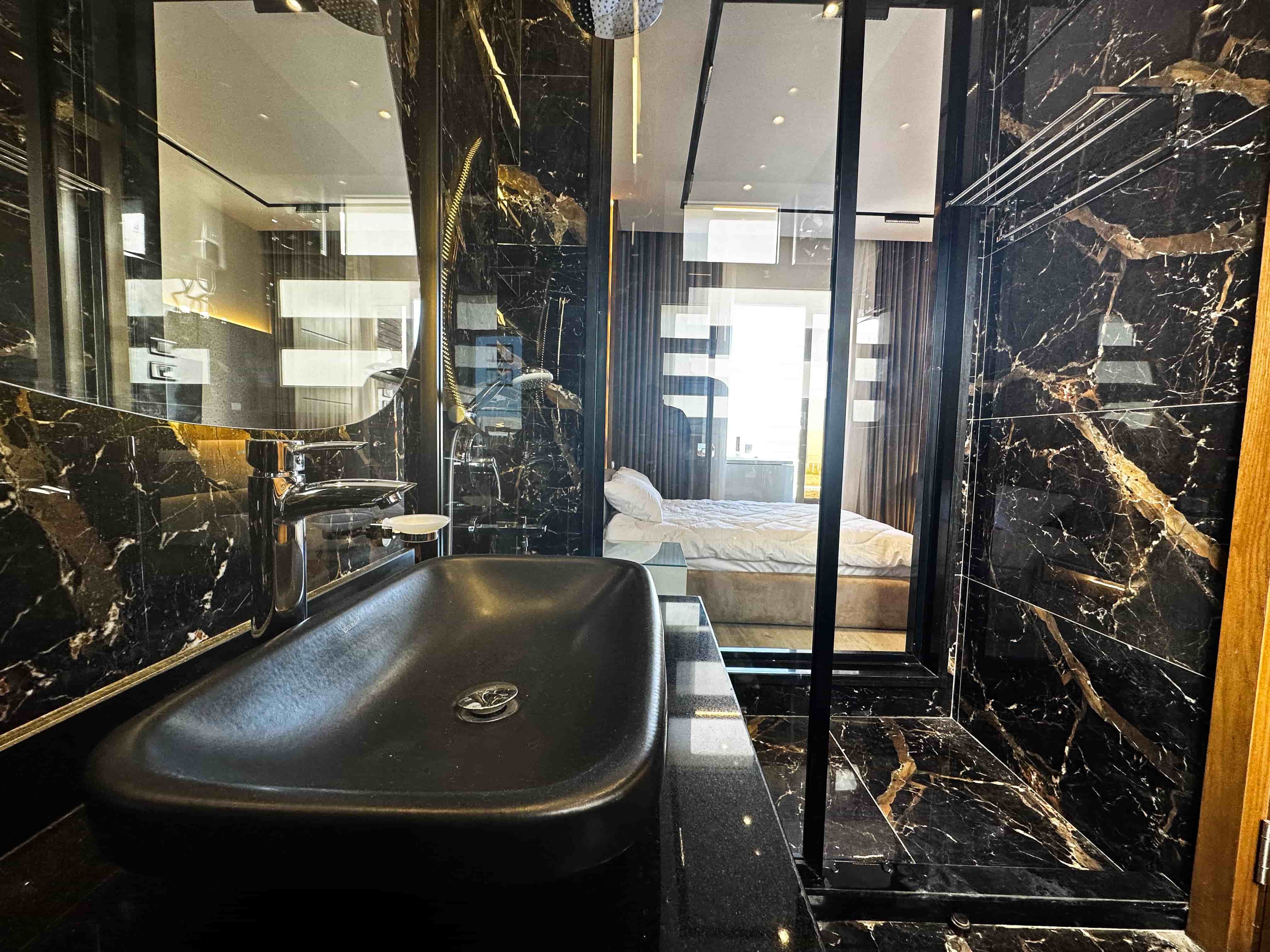 Hacienda Bay - Standalone water villa